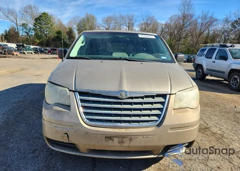 2009 Chrysler Town & Country Lx z USA, uszkodzony, nr VIN 2A8HR44E19R606974
